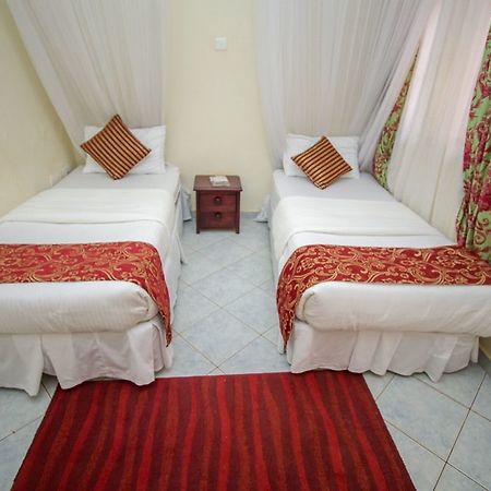 Al-Nisaa Hotel And Spa Jinja Exterior photo