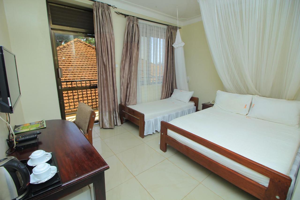 Al-Nisaa Hotel And Spa Jinja Exterior photo