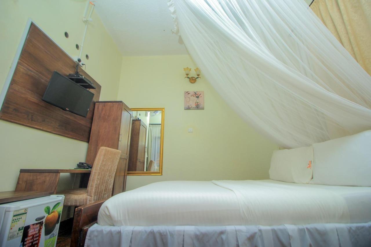 Al-Nisaa Hotel And Spa Jinja Exterior photo