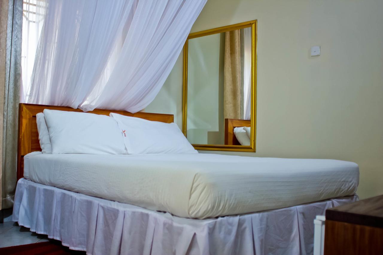 Al-Nisaa Hotel And Spa Jinja Exterior photo