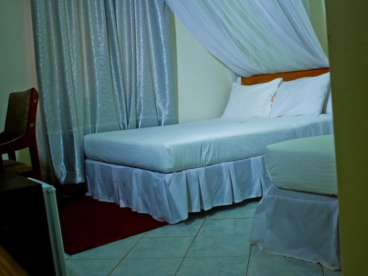 Al-Nisaa Hotel And Spa Jinja Exterior photo