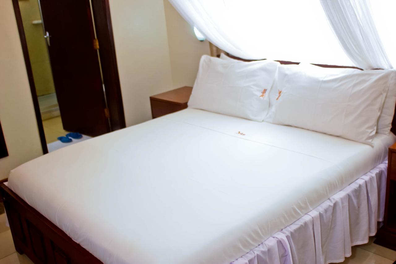 Al-Nisaa Hotel And Spa Jinja Exterior photo