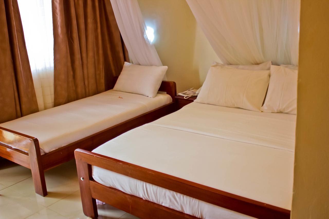 Al-Nisaa Hotel And Spa Jinja Exterior photo