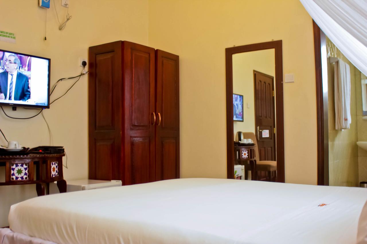 Al-Nisaa Hotel And Spa Jinja Exterior photo