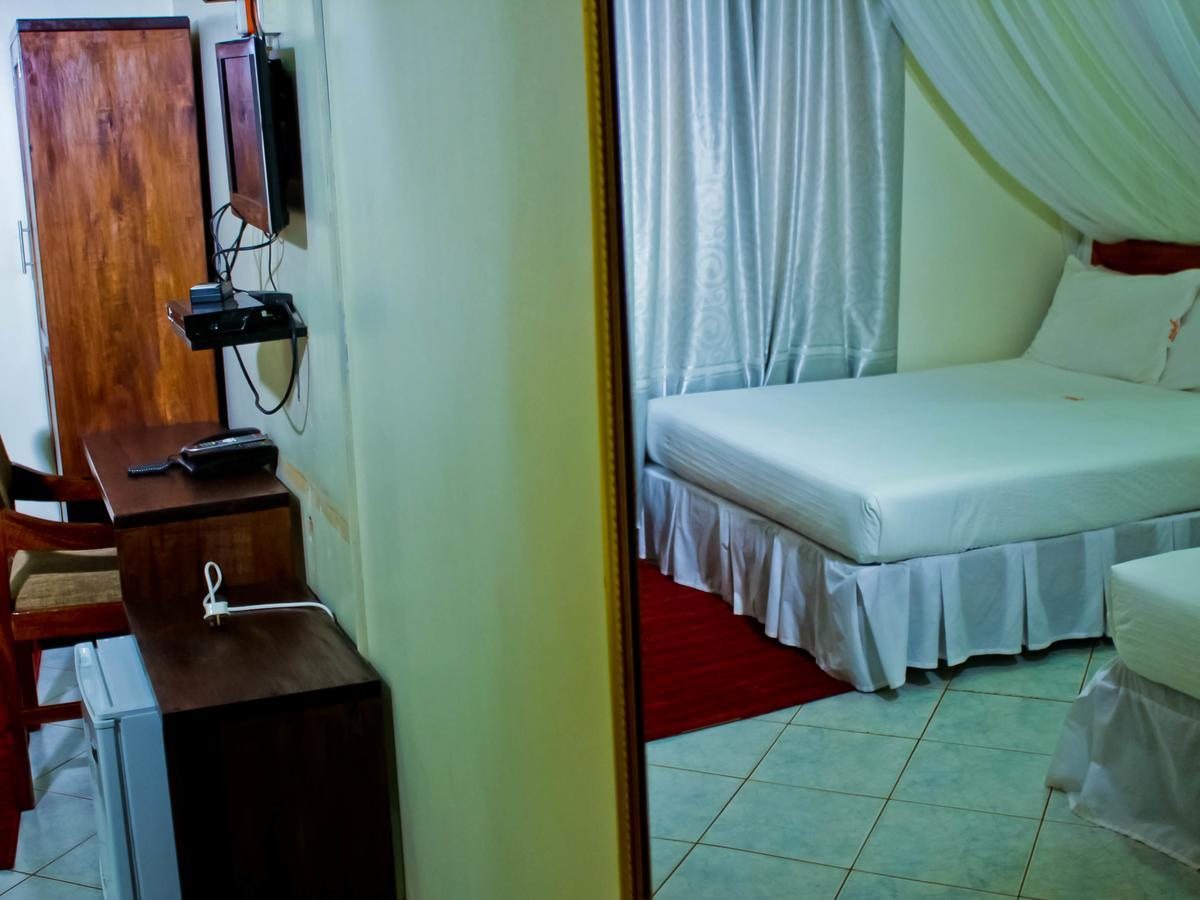 Al-Nisaa Hotel And Spa Jinja Exterior photo