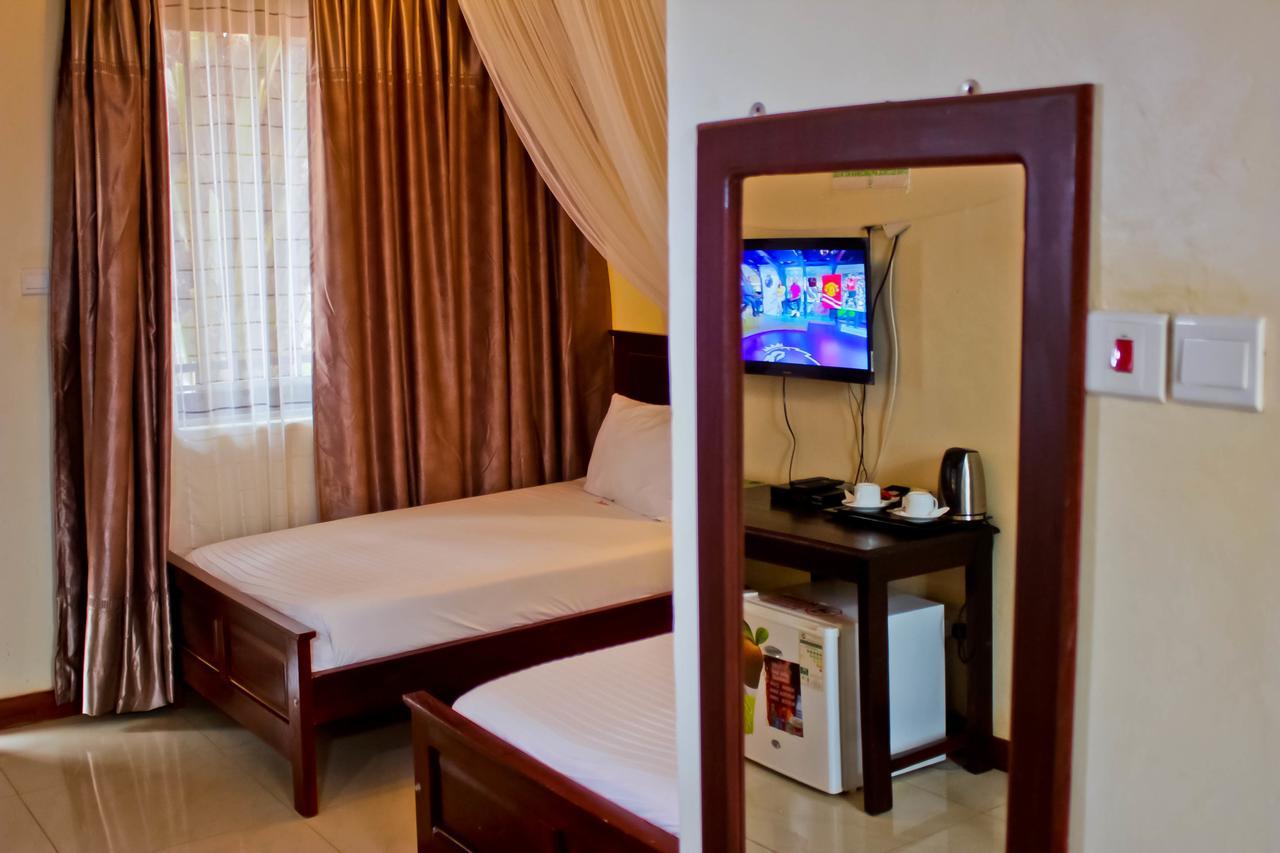 Al-Nisaa Hotel And Spa Jinja Exterior photo