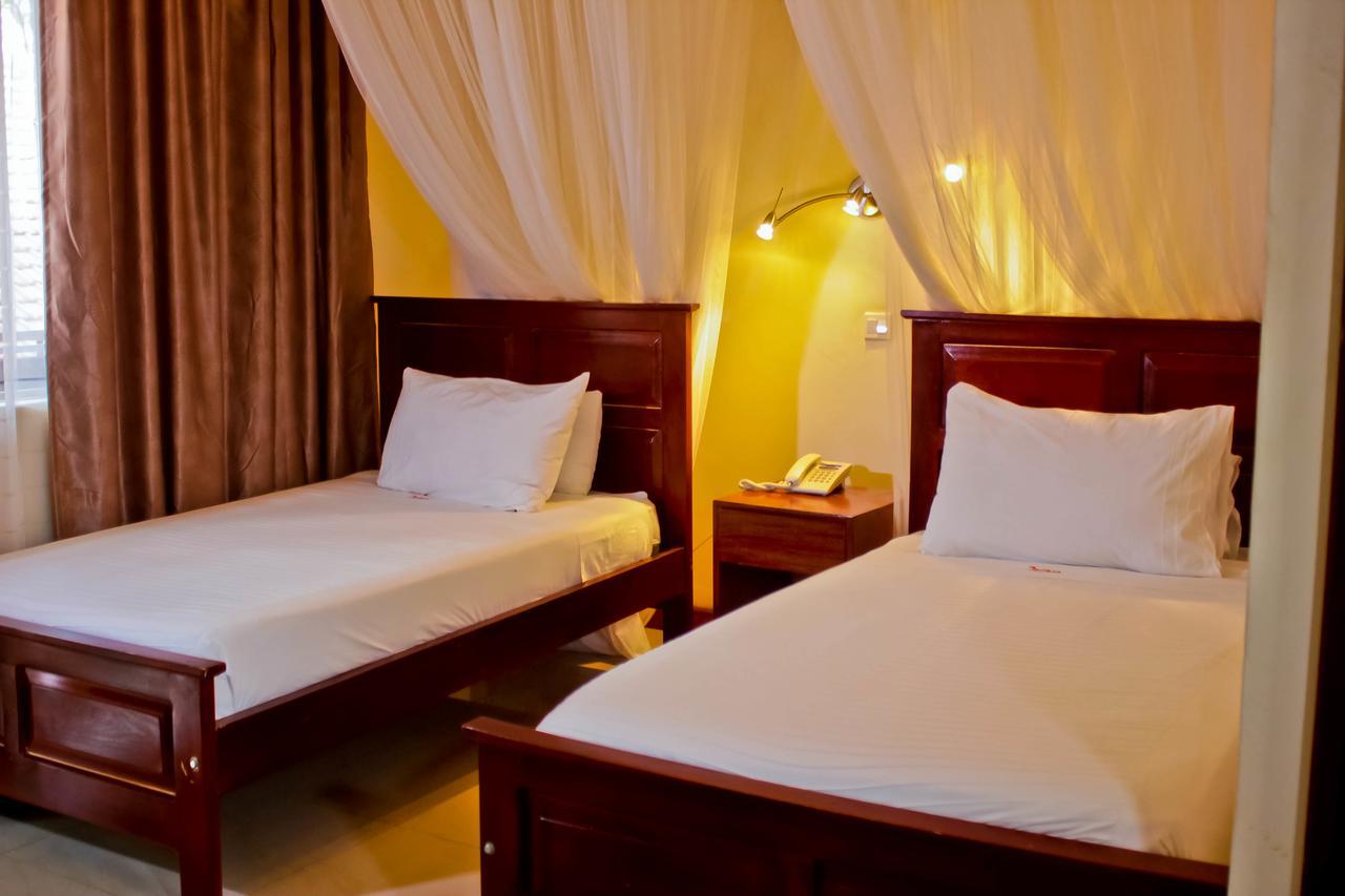 Al-Nisaa Hotel And Spa Jinja Exterior photo
