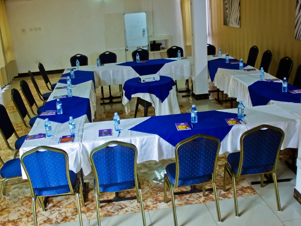 Al-Nisaa Hotel And Spa Jinja Exterior photo